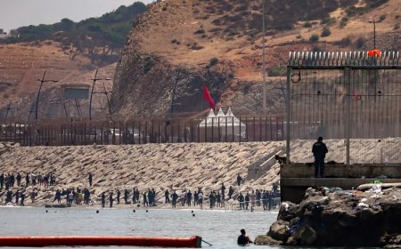 İspanya, göçmenlere karşı Akdeniz'e bariyer kurdu